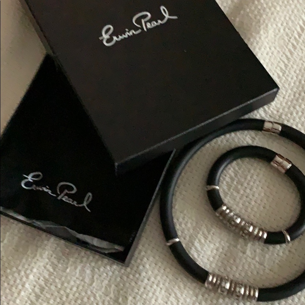 Choker and bracelet